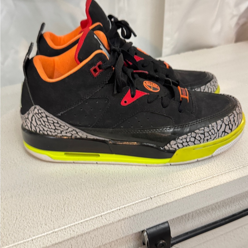 Jordan son of mars Kids Sneakers.